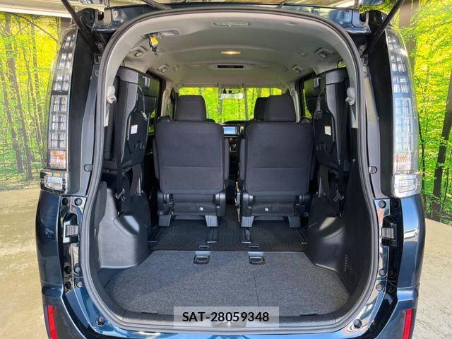 Toyota VOXY HYBRID 2014-04 8247149-10