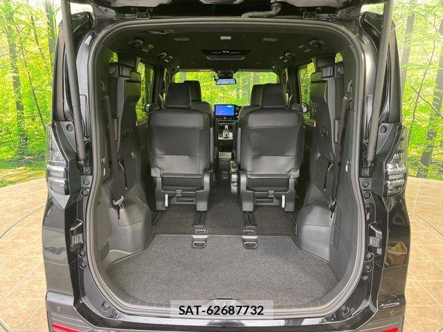 Toyota VOXY HYBRID 2024-07 8247140-10