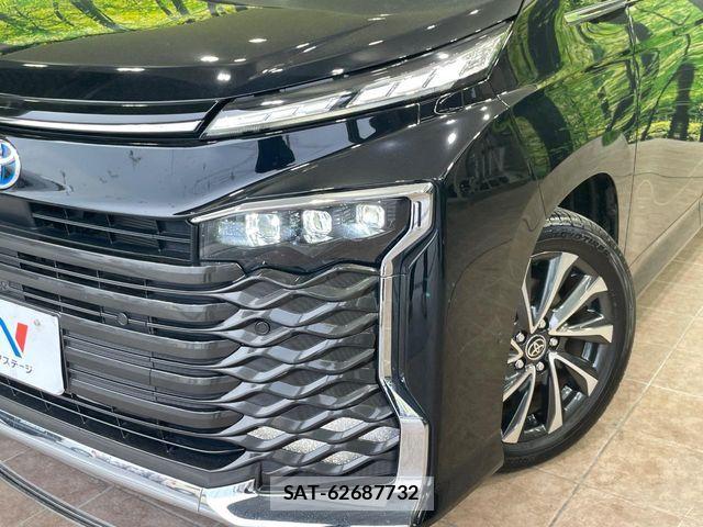 Toyota VOXY HYBRID 2024-07 8247140-12
