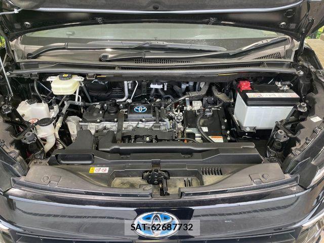 Toyota VOXY HYBRID 2024-07 8247140-18