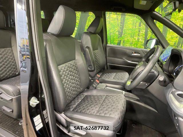 Toyota VOXY HYBRID 2024-07 8247140-7