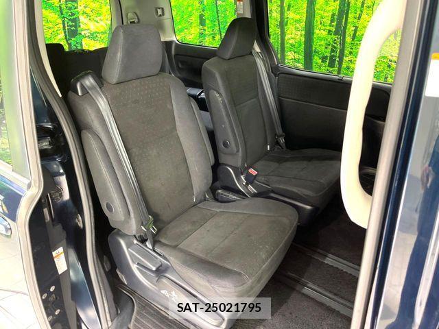 Toyota VOXY HYBRID 2014-10 8247148-9