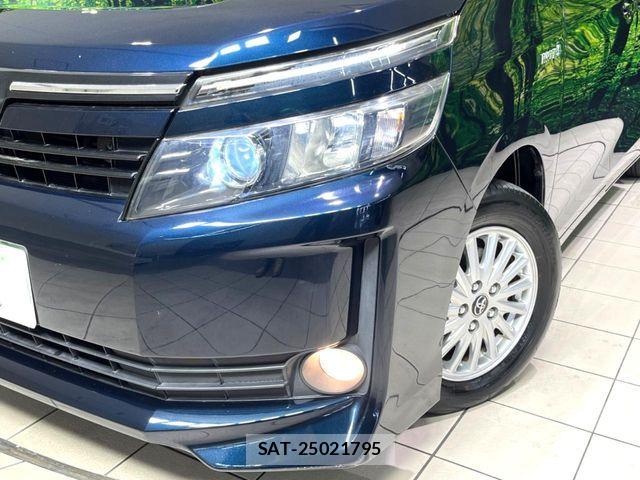 Toyota VOXY HYBRID 2014-10 8247148-13