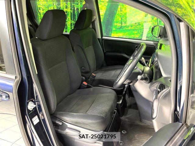Toyota VOXY HYBRID 2014-10 8247148-8