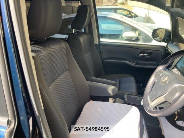 Toyota VOXY HYBRID 2016-09 8247150-11