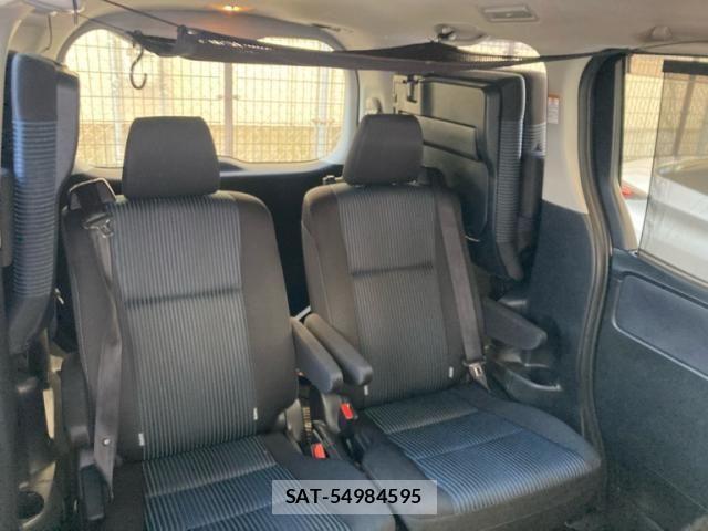 Toyota VOXY HYBRID 2016-09 8247150-12