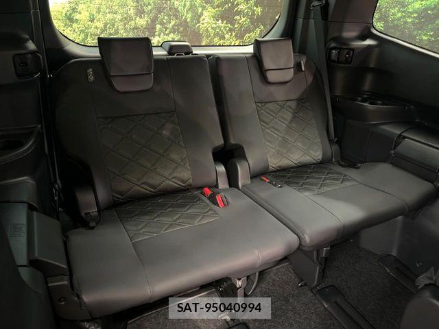 Toyota VOXY HYBRID 2026-07 8247136-11