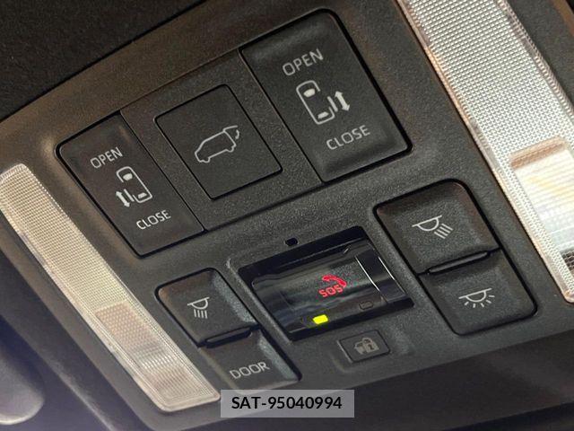 Toyota VOXY HYBRID 2026-07 8247136-7