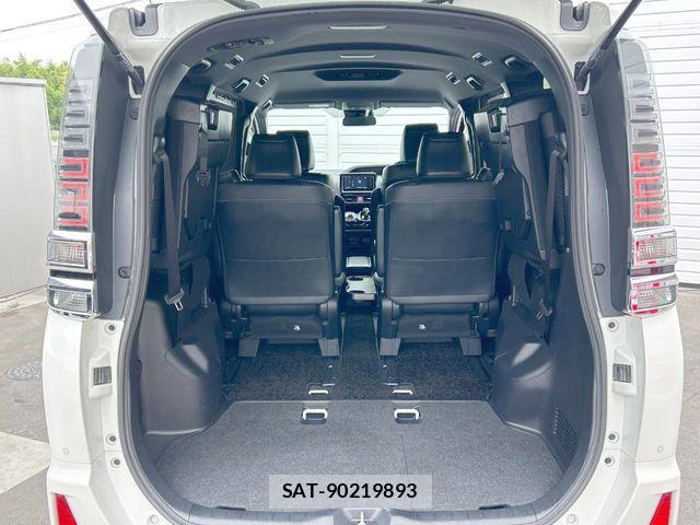 Toyota VOXY HYBRID 2020-12 8318044-15