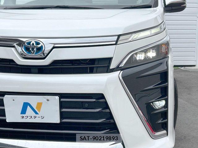 Toyota VOXY HYBRID 2020-12 8318044-17