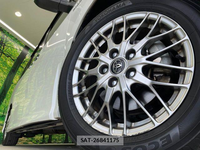 Toyota VOXY HYBRID 2018-02 8318022-14