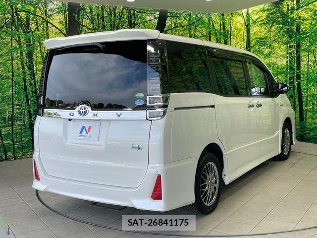 Toyota VOXY HYBRID 2018-02 8318022-18
