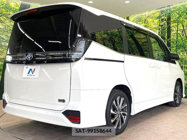 Toyota VOXY HYBRID 2025-07 8317995-16