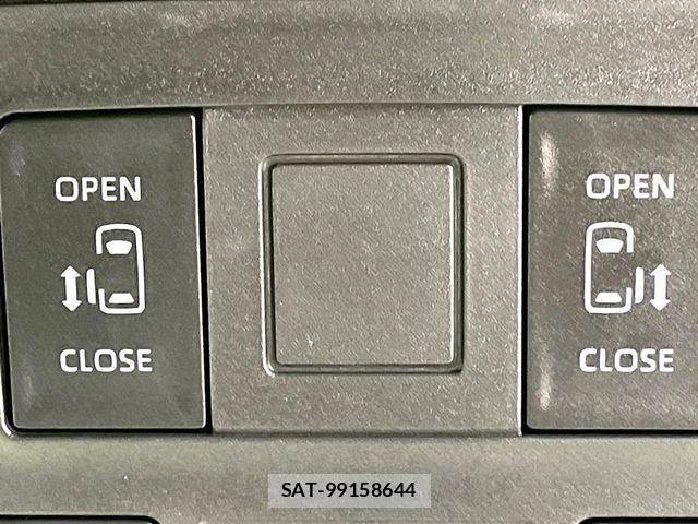 Toyota VOXY HYBRID 2025-07 8317995-2