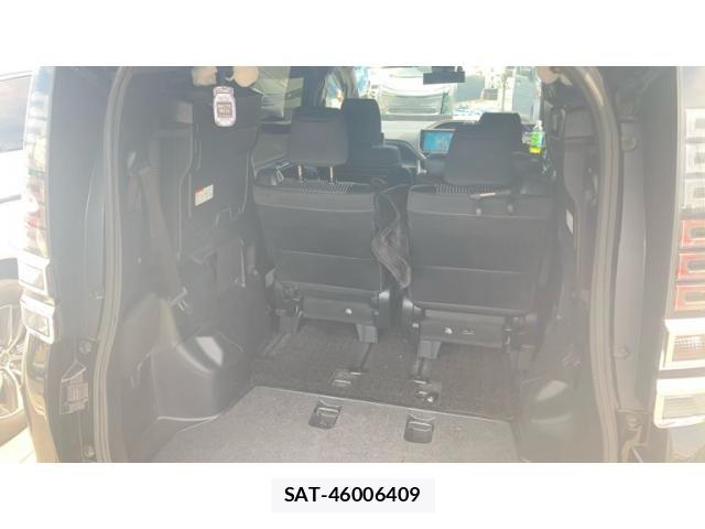 Toyota VOXY HYBRID 2017-12 8318045-10