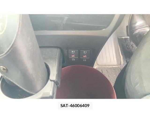 Toyota VOXY HYBRID 2017-12 8318045-23