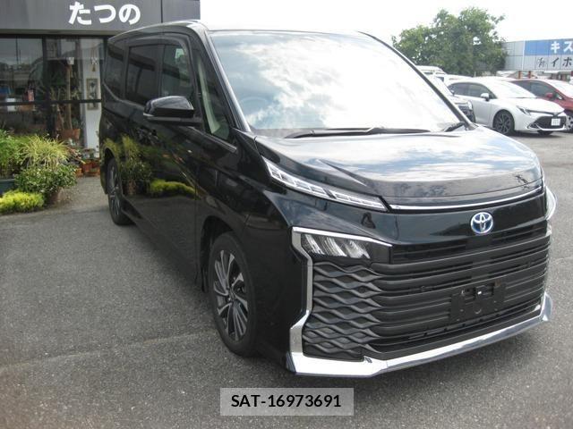 Toyota VOXY HYBRID 2023-03 8318003-0