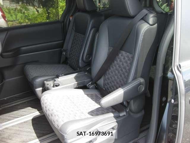 Toyota VOXY HYBRID 2023-03 8318003-11