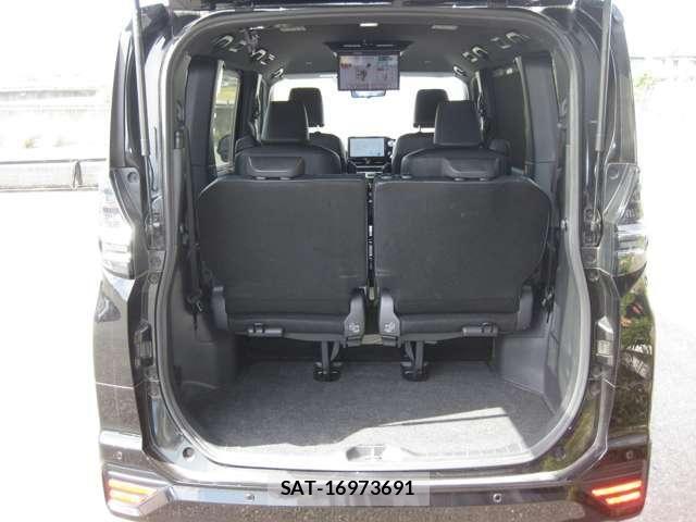Toyota VOXY HYBRID 2023-03 8318003-14