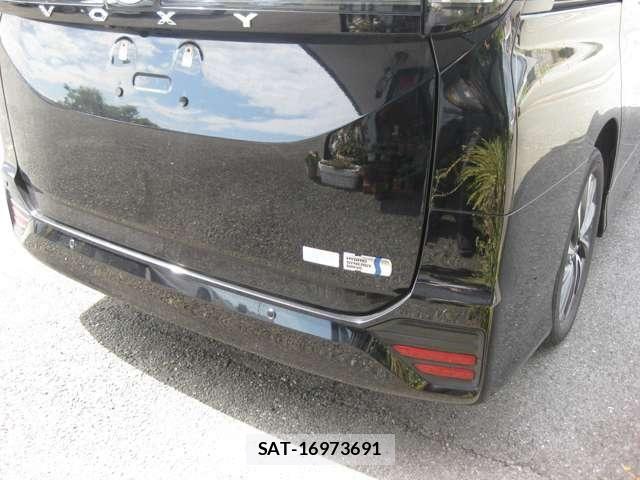Toyota VOXY HYBRID 2023-03 8318003-15