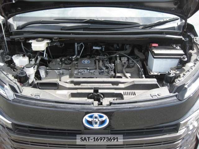 Toyota VOXY HYBRID 2023-03 8318003-16