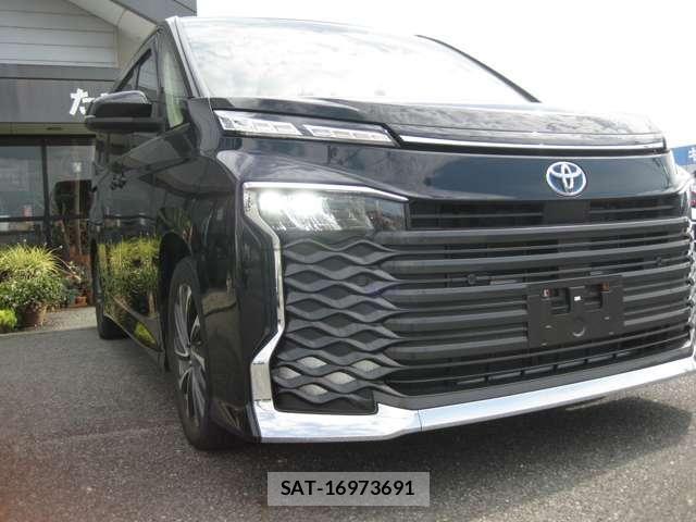 Toyota VOXY HYBRID 2023-03 8318003-17