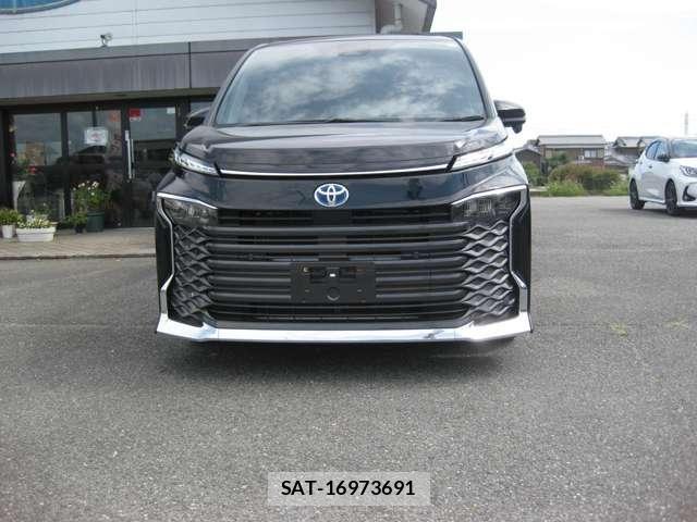 Toyota VOXY HYBRID 2023-03 8318003-1