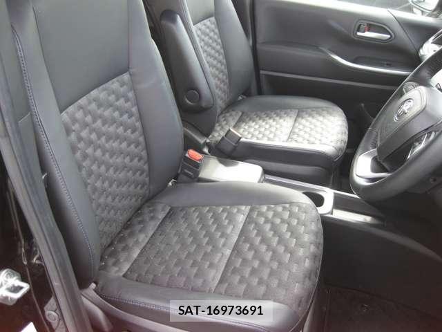 Toyota VOXY HYBRID 2023-03 8318003-19