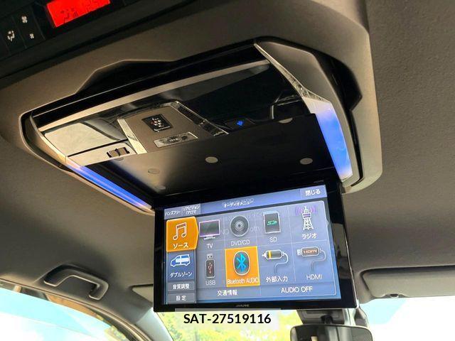 Toyota VOXY HYBRID 2020-12 8318021-4