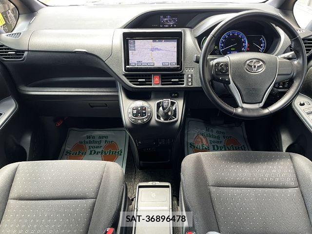 Toyota VOXY HYBRID 2015-04 8318049-1