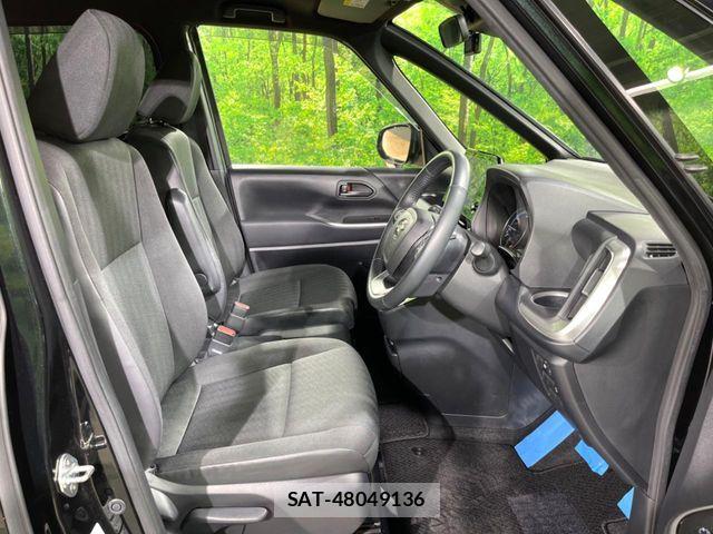 Toyota VOXY HYBRID 2024-04 8318010-8