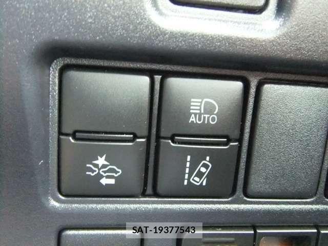 Toyota VOXY HYBRID 2021-12 8318018-12