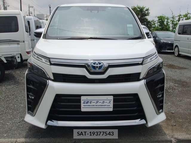 Toyota VOXY HYBRID 2021-12 8318018-1