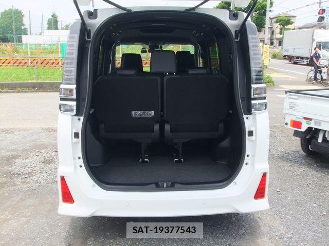 Toyota VOXY HYBRID 2021-12 8318018-21