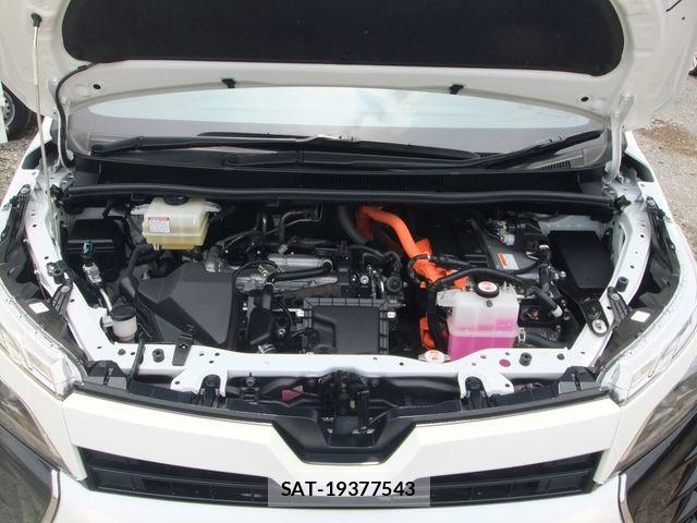 Toyota VOXY HYBRID 2021-12 8318018-24