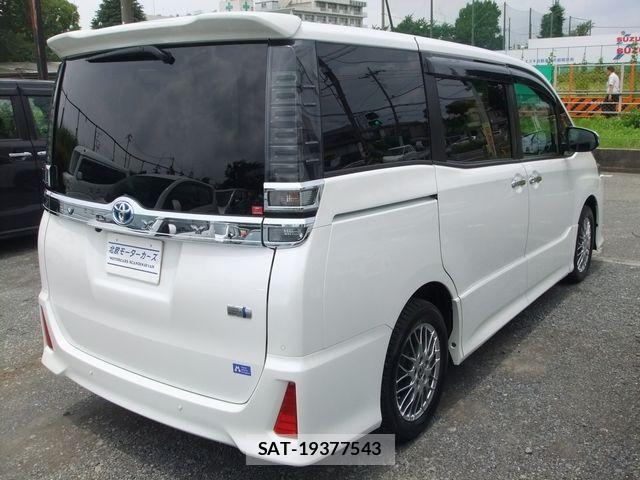 Toyota VOXY HYBRID 2021-12 8318018-26