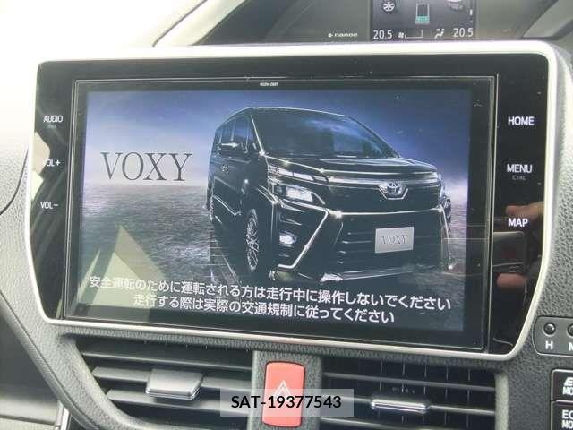 Toyota VOXY HYBRID 2021-12 8318018-6