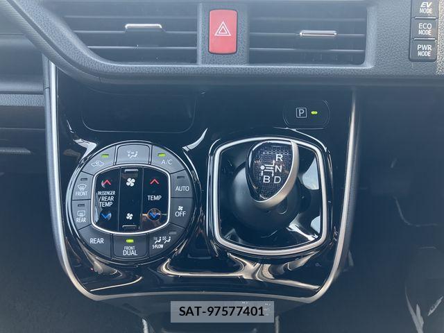 Toyota VOXY HYBRID 2021-12 8318023-15