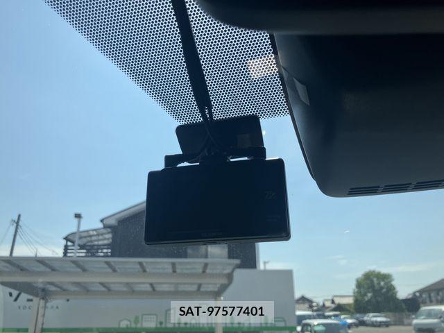 Toyota VOXY HYBRID 2021-12 8318023-20