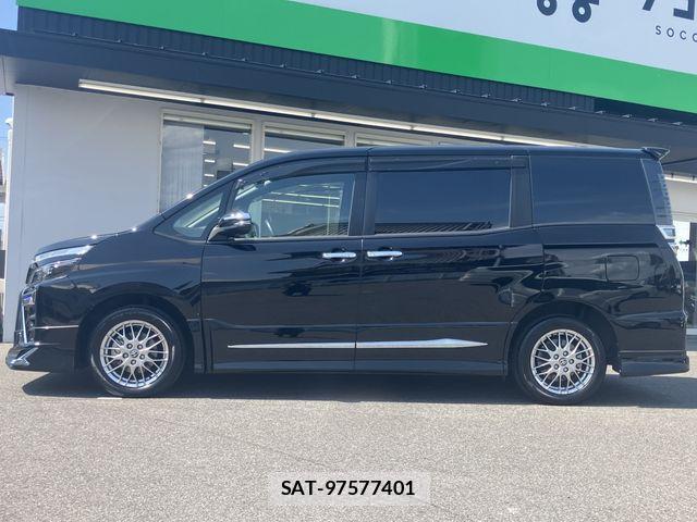 Toyota VOXY HYBRID 2021-12 8318023-21