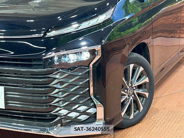 Toyota VOXY HYBRID 2023-02 8317996-12