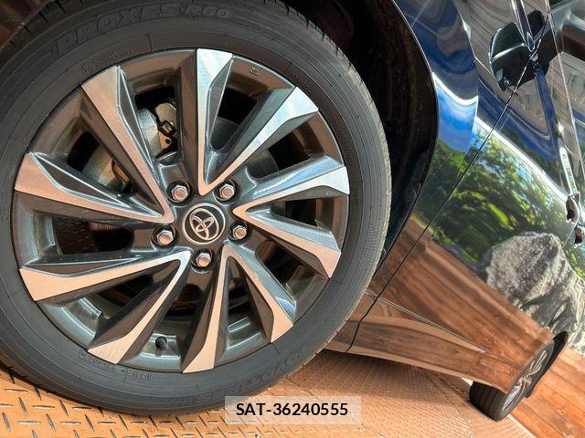 Toyota VOXY HYBRID 2023-02 8317996-13