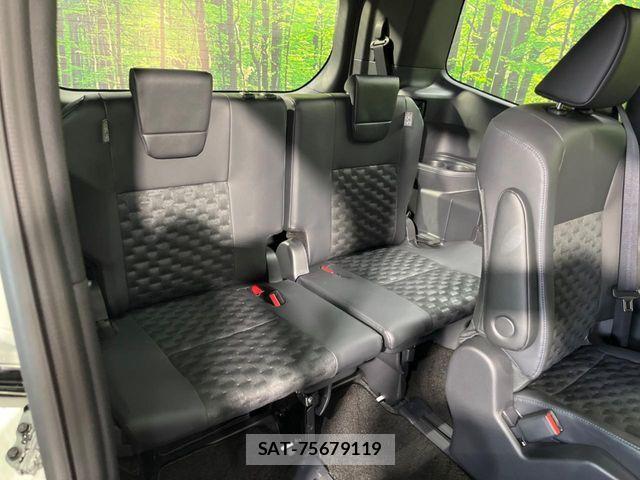 Toyota VOXY HYBRID 2025-07 8317992-9