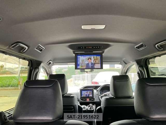 Toyota VOXY HYBRID 2020-12 8318012-12