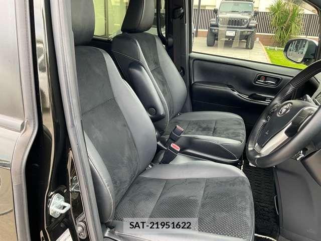 Toyota VOXY HYBRID 2020-12 8318012-15