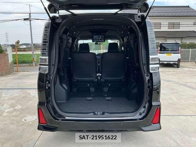 Toyota VOXY HYBRID 2020-12 8318012-17