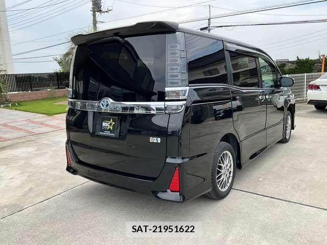 Toyota VOXY HYBRID 2020-12 8318012-6