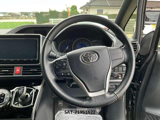 Toyota VOXY HYBRID 2020-12 8318012-7
