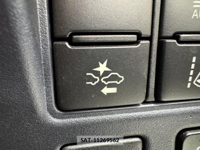 Toyota VOXY HYBRID 2017-05 8318048-20