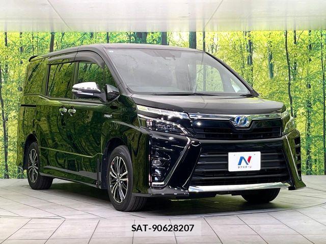 Toyota VOXY HYBRID 2018-06 8318043-14